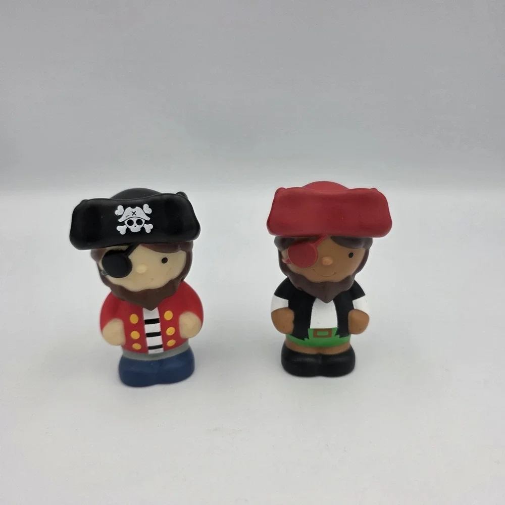 2~Little Tikes Pirate Boys w/ Eyepatches Black & Red Hats Brown & White Figures - Picture 1 of 5